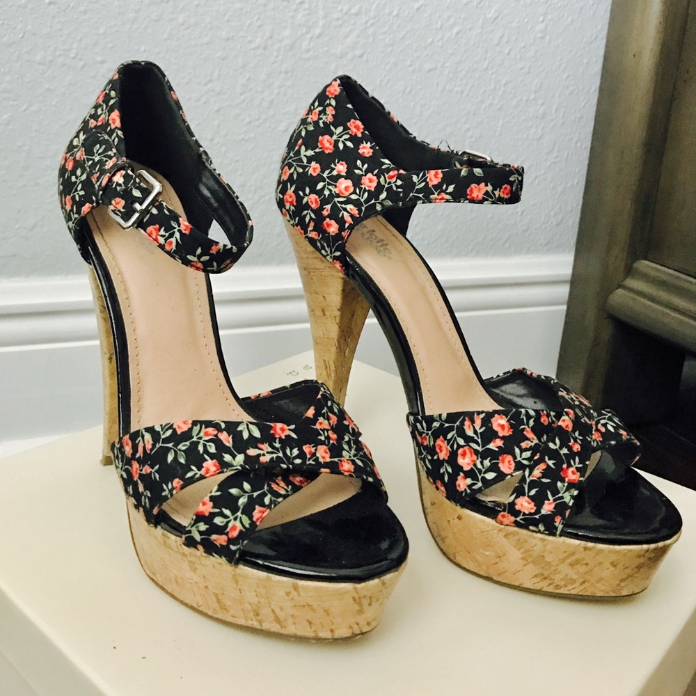 Floral heels- size8- Charlotte Rousse